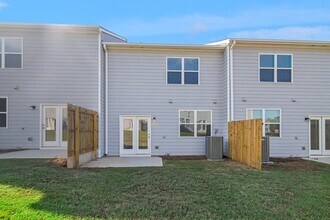 418 Chaleur Wy in Locust Grove, GA - Building Photo - Building Photo