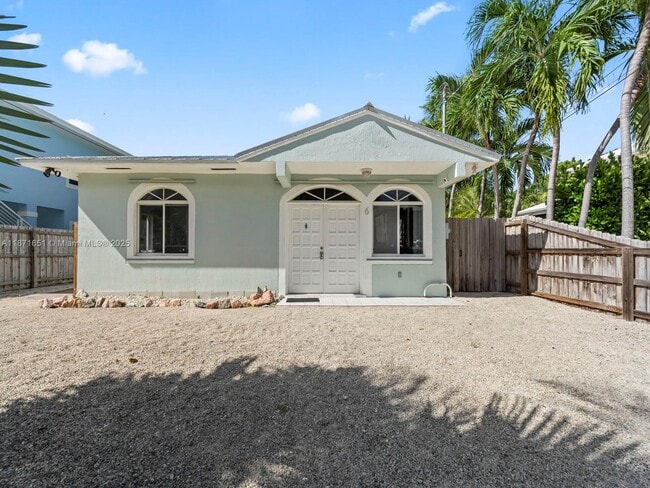 property at 6 SE Marlin Ave