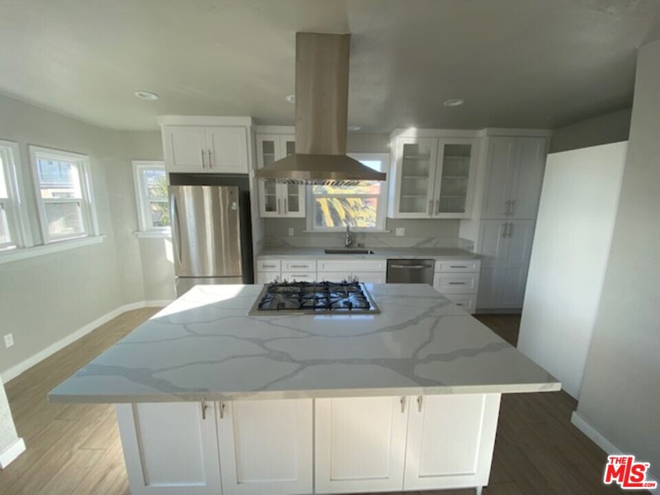 1819 S Sycamore Ave in Los Angeles, CA - Building Photo