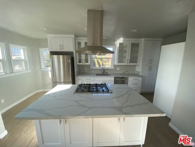 property at 1819 S Sycamore Ave