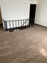 1877 W Chestnut St, Unit B in Lancaster, OH - Building Photo - Building Photo
