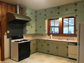 704 E Thomas St, Unit B in Hammond, LA - Building Photo