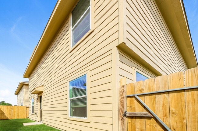 property at 2438 Gibbs Bend Ct