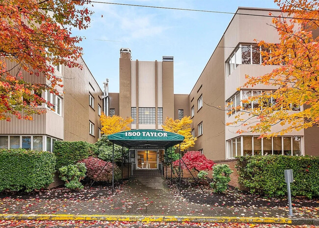 1800 Taylor Ave N, Unit 307 in Seattle, WA - Building Photo - Building Photo