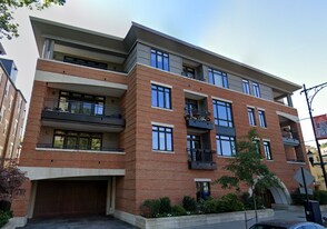 1601 Beacon St, Unit 403 in Brookline, MA - Building Photo