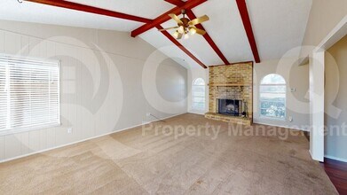 5306 Princess Ct in Lake Dallas, TX - Foto de edificio - Building Photo