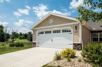 Building Photo - White Oaks Landing Apartments in Dayton, Ohio