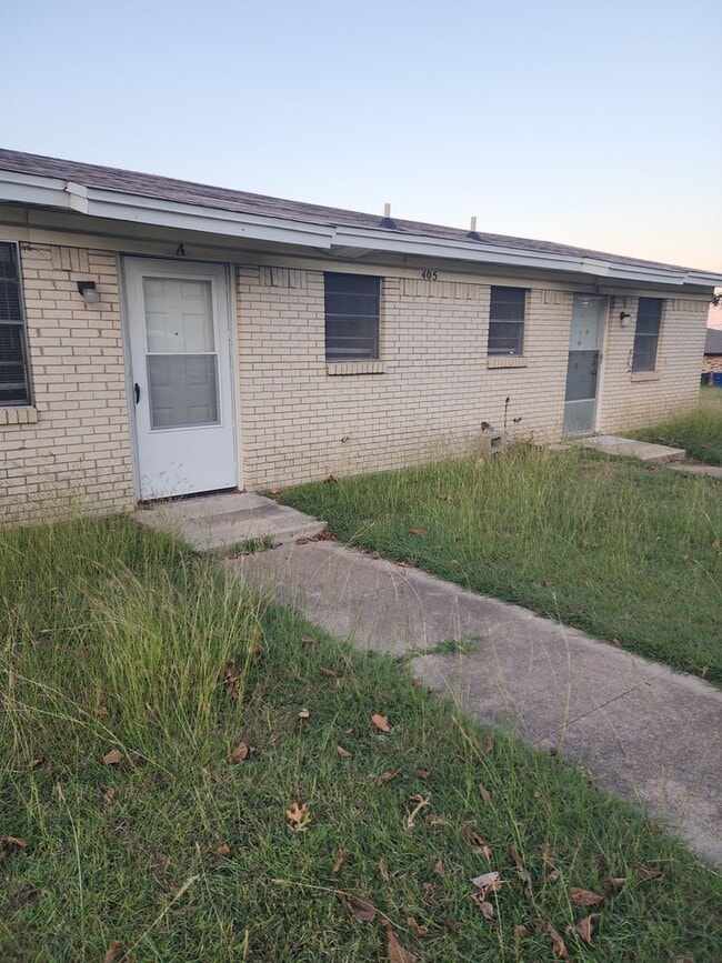 property at 405 Robertson Ave