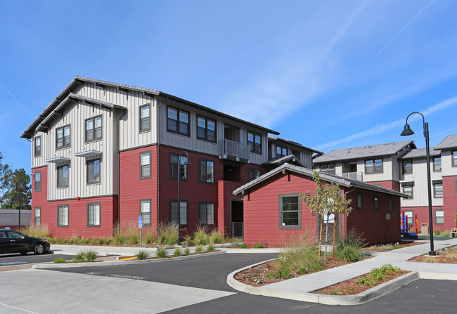 South Hills Crossing in San Luis Obispo, CA - Building Photo - Building Photo