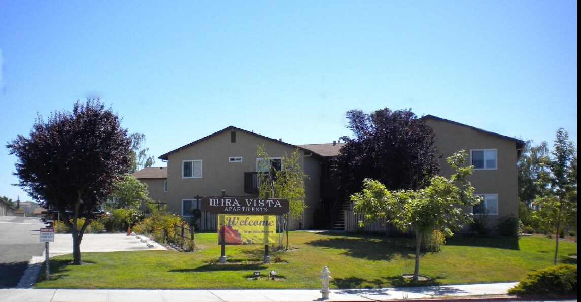 Mira Vista Apartments in Atascadero, CA - Building Photo