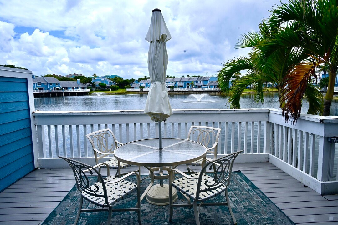 1217 Ocean Dunes Cir in Jupiter, FL - Building Photo