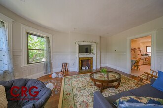 1855 Beacon St, Unit 2 in Brookline, MA - Building Photo - Building Photo