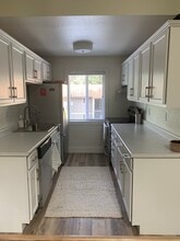 2680 SW 87th Ave, Unit 14 in Portland, OR - Building Photo - Building Photo