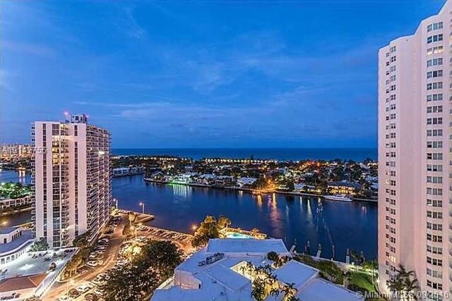 20201 E Country Club Dr-Unit -2202 in Aventura, FL - Building Photo