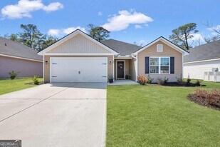 56 Hayden Dr in St. Marys, GA - Building Photo