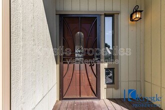 20 Knoll Dr in Fairfield, CA - Building Photo - Building Photo