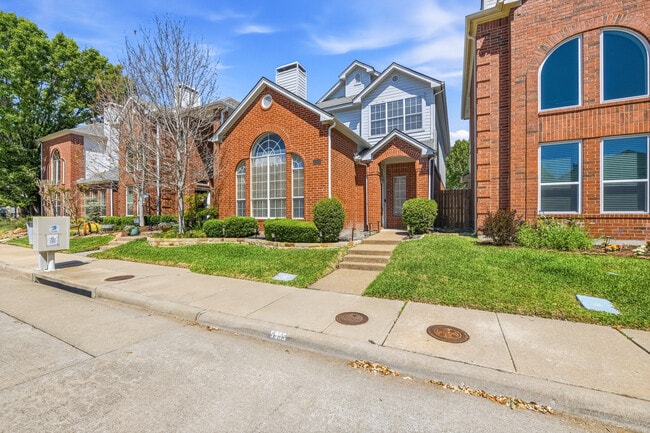 5955 Rosebud Dr in Dallas, TX - Building Photo - Building Photo