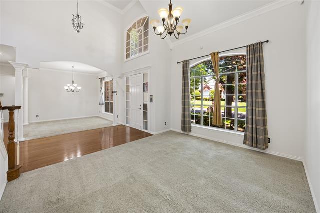 2108 Royal Dominion Ct in Arlington, TX - Building Photo