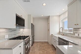 3307 Highland Ave in Manhattan Beach, CA - Building Photo - Building Photo