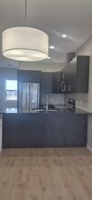 1365 Devonshire Dr W in Winnipeg, MB - Building Photo - Building Photo