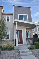 24364 E 42nd Ave in Aurora, CO - Building Photo