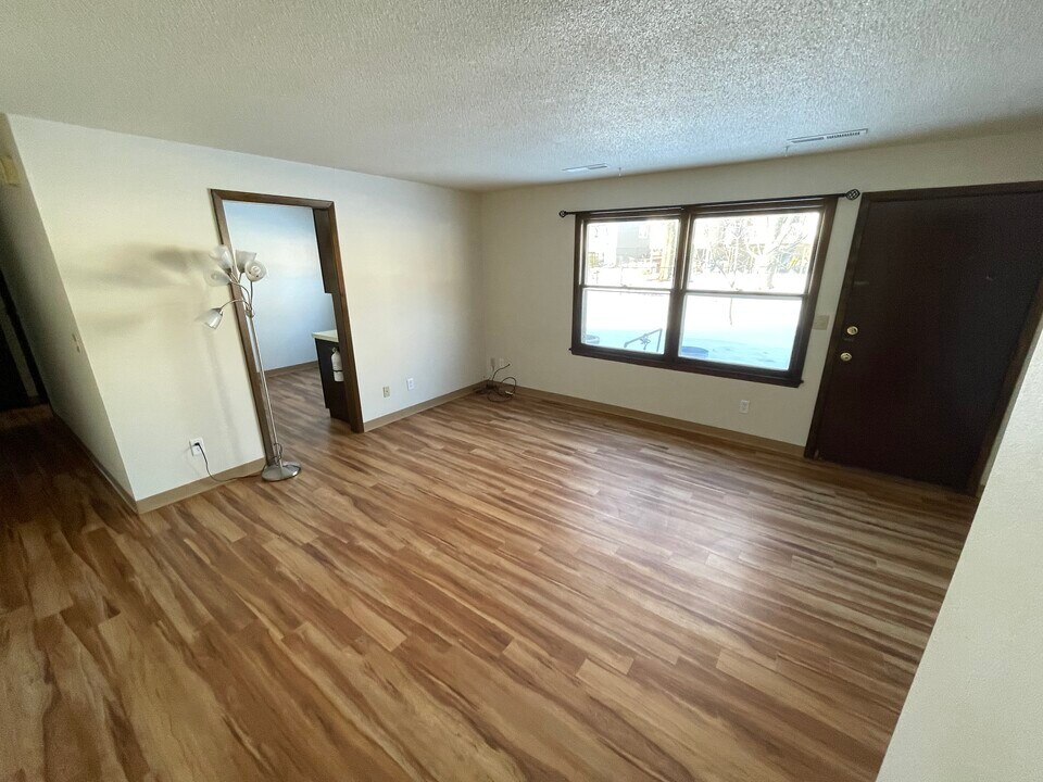 717 Westgate St, Unit Basement Unit in Iowa City, IA - Building Photo