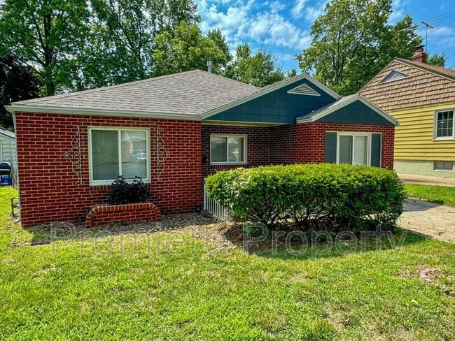 10607 E Lexington Ave in Sugar Creek, MO - Building Photo - Building Photo