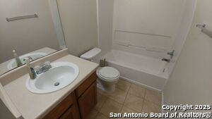 10619 Mathom Landing in Universal City, TX - Building Photo - Building Photo