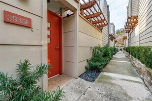 3935 Buena Vista St in Dallas, TX - Building Photo