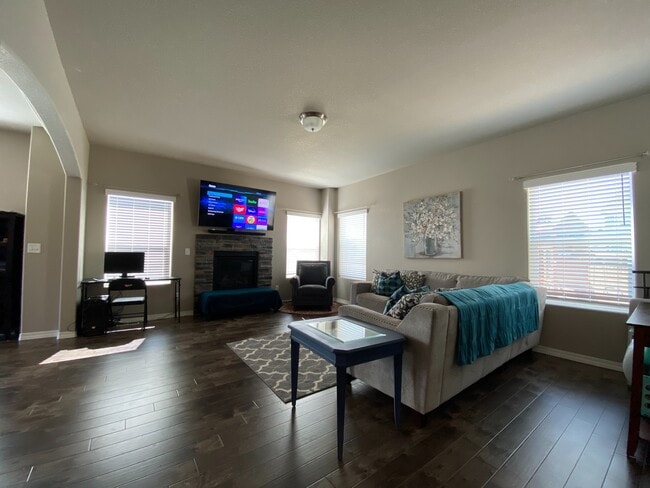 7451 Thorn Brush Way in Colorado Springs, CO - Foto de edificio - Building Photo