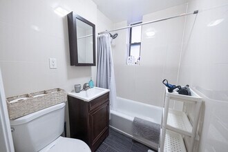 5 W 101st St in New York, NY - Building Photo - Building Photo
