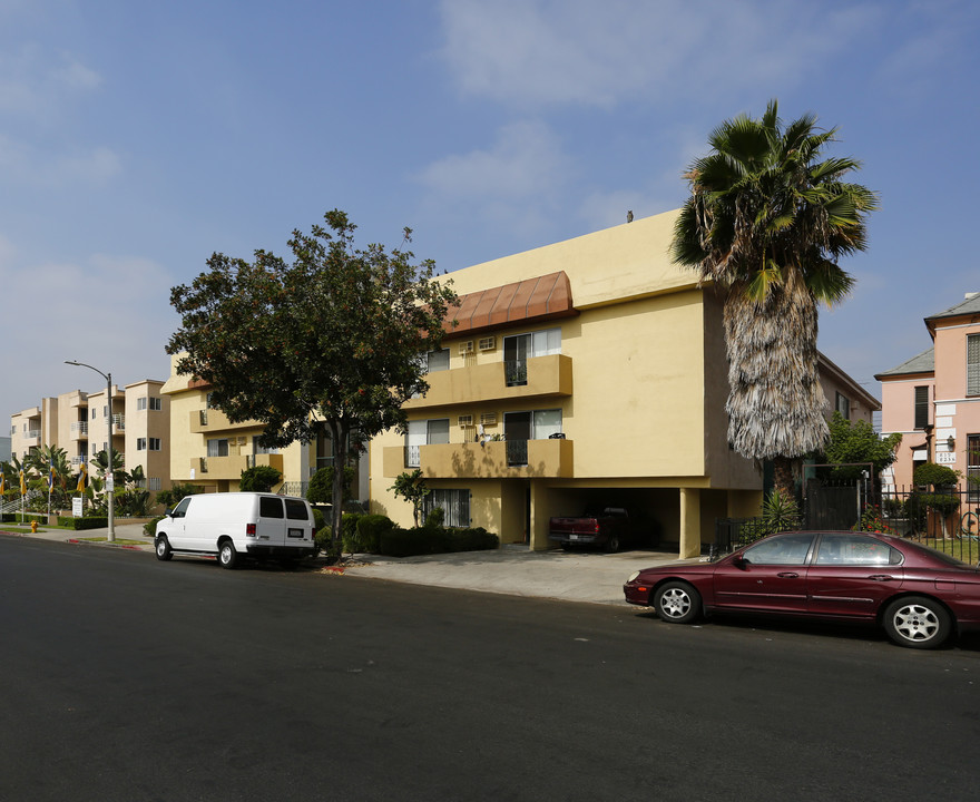 Mansard in Los Angeles, CA - Building Photo