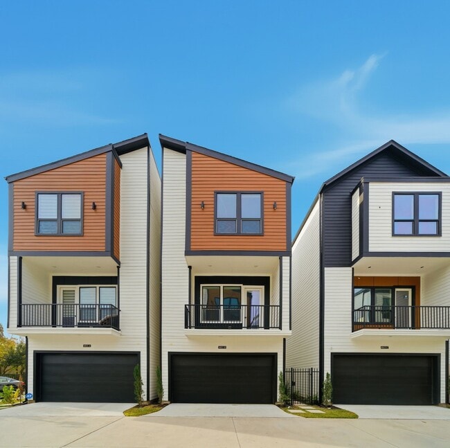 4013 Griggs Rd in Houston, TX - Building Photo - Building Photo