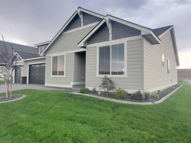 2851 Savannah in Richland, WA - Building Photo - Building Photo