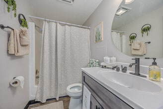 Eden at Caleb's Crossing in Reynoldsburg, OH - Foto de edificio - Building Photo