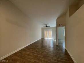1444 SW 4th Ln in Cape Coral, FL - Foto de edificio - Building Photo