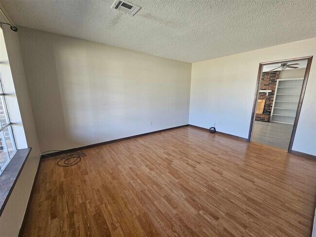 1611 NW Black Mesa Dr in Lawton, OK - Building Photo - Building Photo