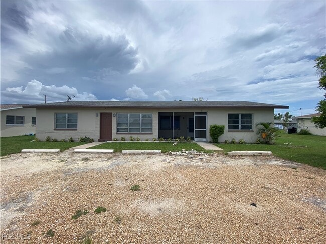 property at 330 Palmetto Dr