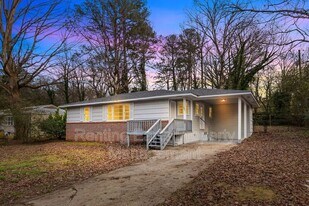 221 Lawson Rd in Birmingham, AL - Building Photo