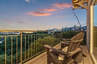 6666 Charing Cross Rd in Oakland, CA - Building Photo - Building Photo