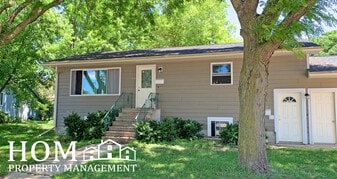 108.5 Rogers St in Mankato, MN - Building Photo