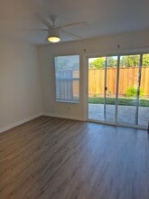 Lloyd Court Apartments in Aptos, CA - Foto de edificio - Building Photo