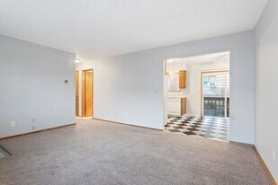 821 NE 55th Ave in Portland, OR - Building Photo