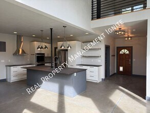 19354 Kiowa Rd in Bend, OR - Building Photo - Building Photo