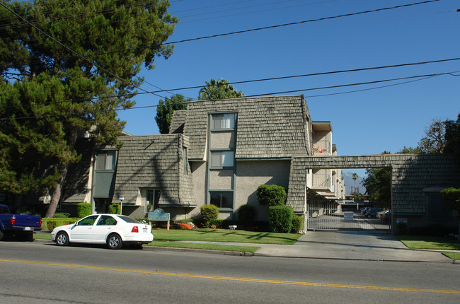 Park Broadway in San Gabriel, CA - Building Photo - Building Photo