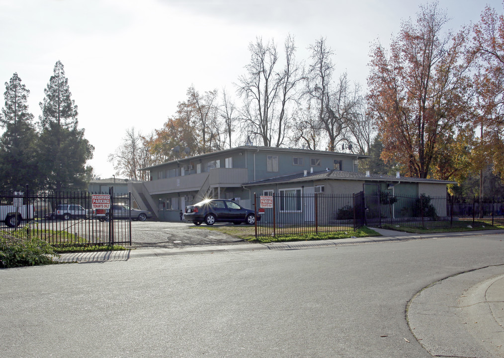 Martin Luther King Apartments in Sacramento, CA - Building Photo