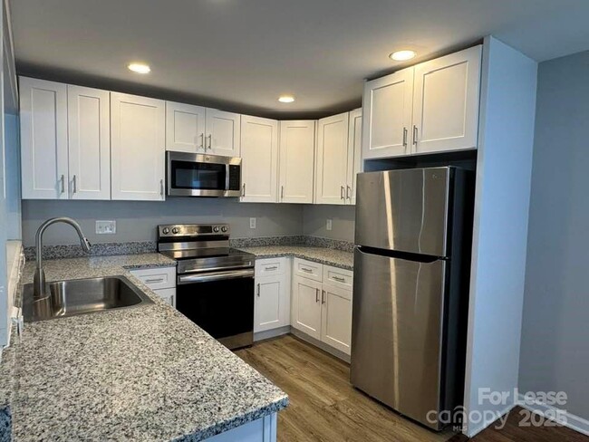 1017 Holland Ave in Gastonia, NC - Building Photo - Building Photo