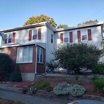 13 Rogers St, Unit A in Dover, NH - Building Photo