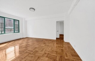 1569 Metropolitan Ave in Bronx, NY - Building Photo