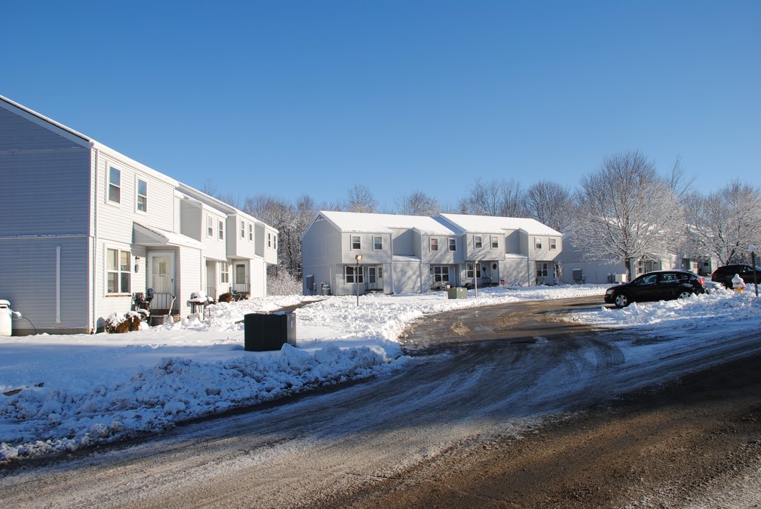 46 Hale St in Lincoln, ME - Foto de edificio